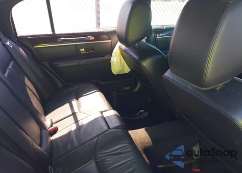 2011 Lincoln Town Car Executive L из США, поврежденный, VIN 2LNBL8EV7BX759053